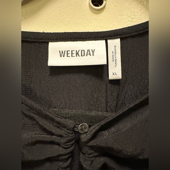 NWT WEEKDAY Cassie Wrap Blouse Long Sleeve Black Modern Contemporary, size XL - Picture 7 of 8